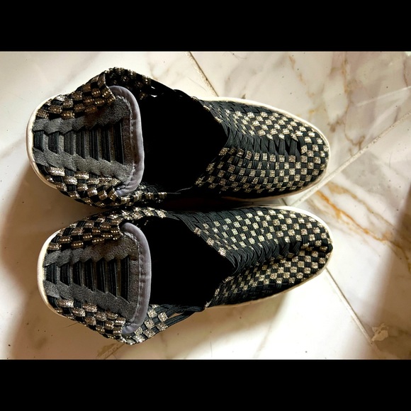 Shoes - Picture 2 of 7